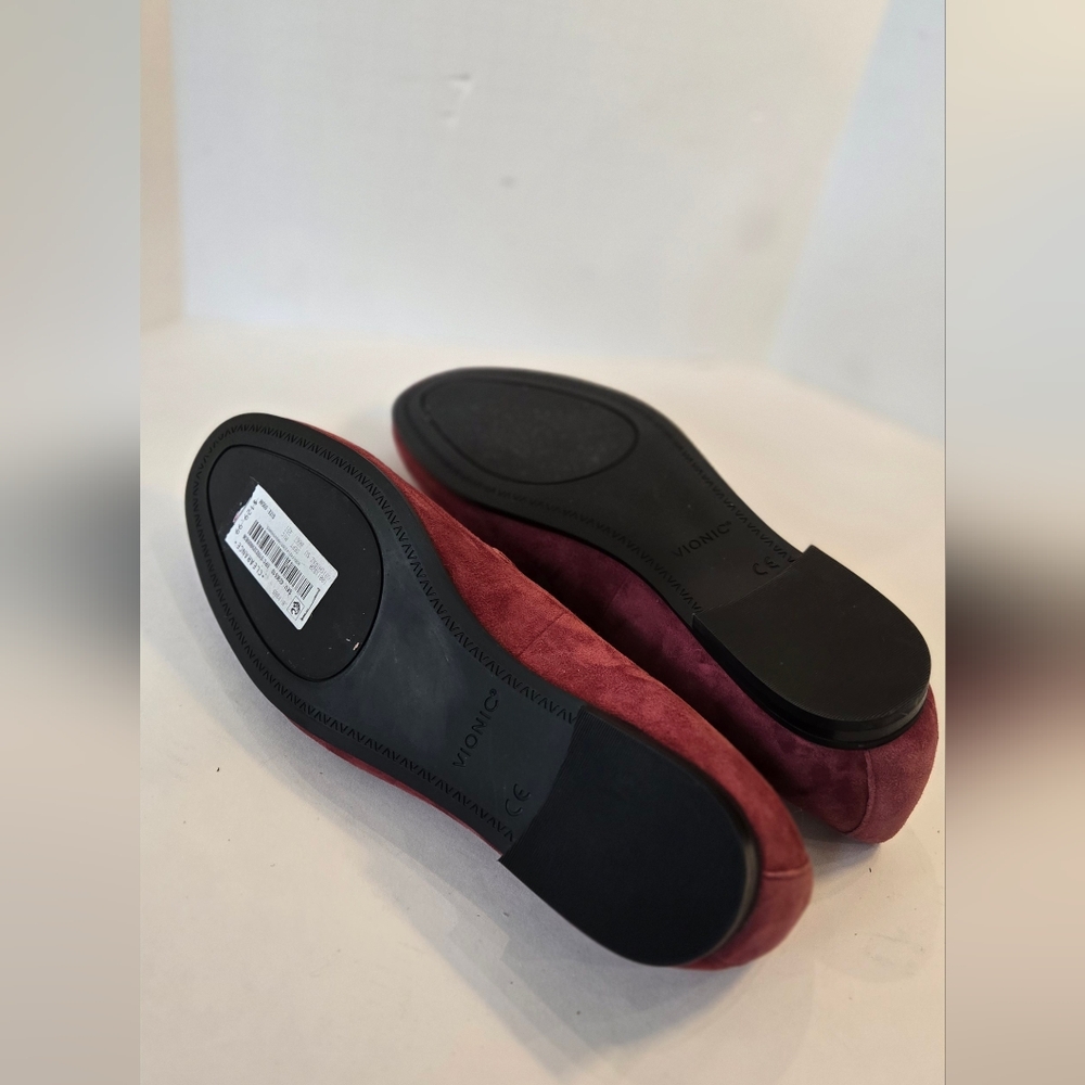 NWOT ! Vionic Burgundy Suede Leather Loafers Flats - Picture 8 of 13